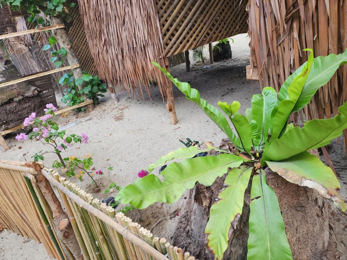 Bice Camp Bucana Beach Эль-Нидо Экстерьер фото