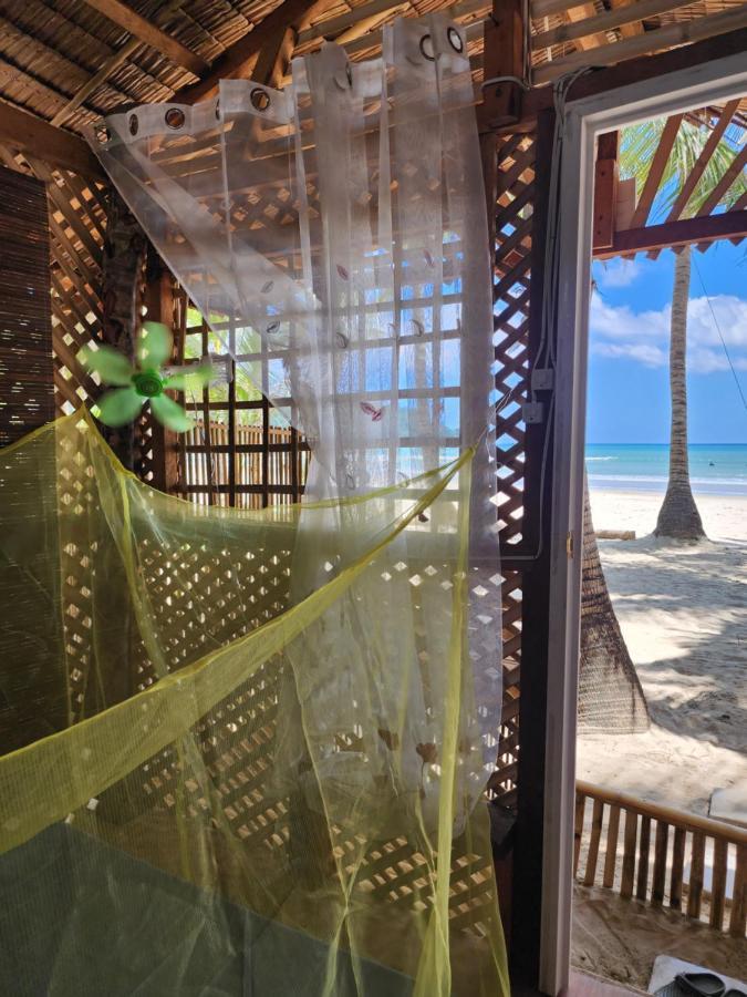 Bice Camp Bucana Beach Эль-Нидо Экстерьер фото
