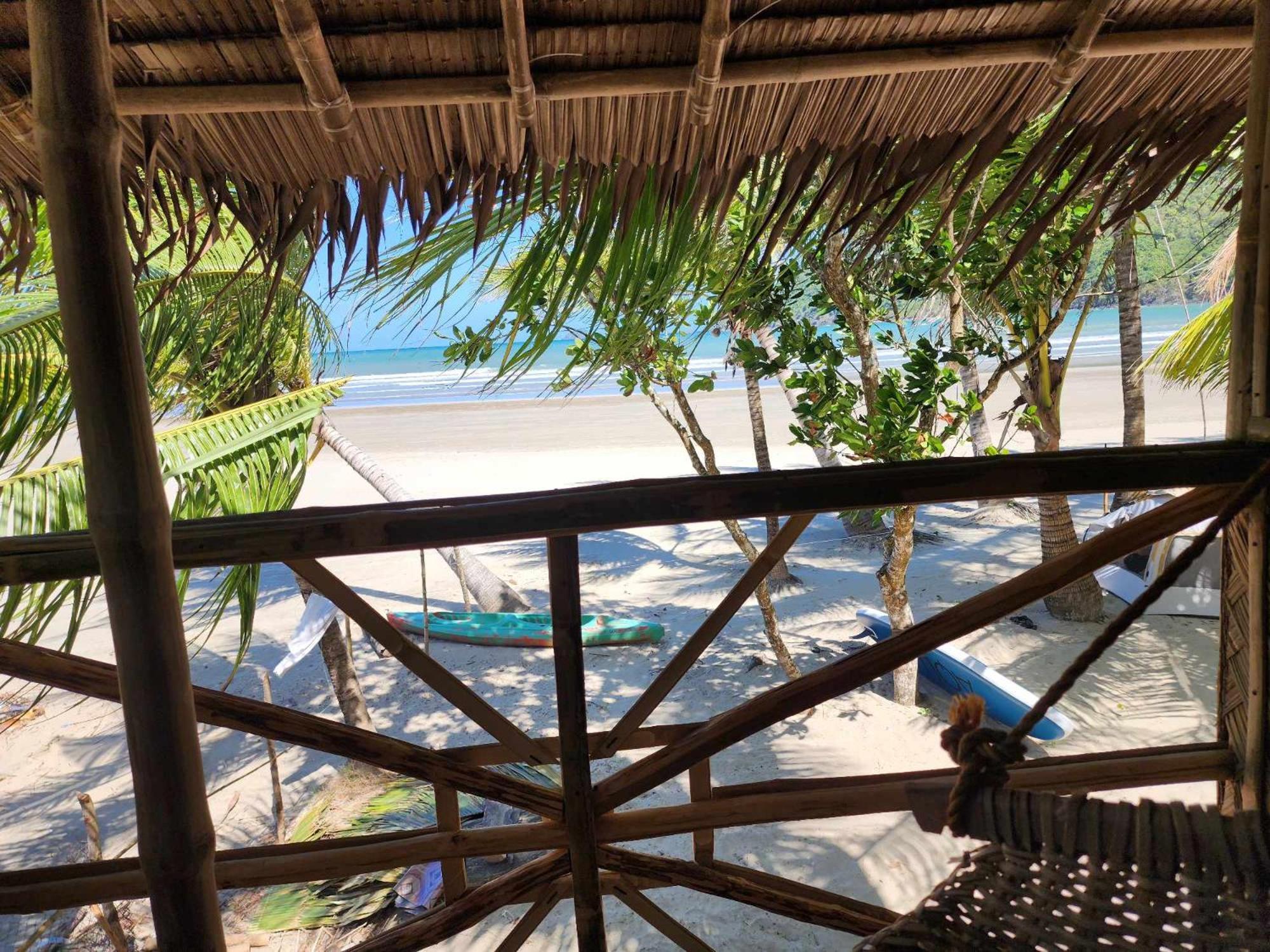 Bice Camp Bucana Beach Эль-Нидо Экстерьер фото